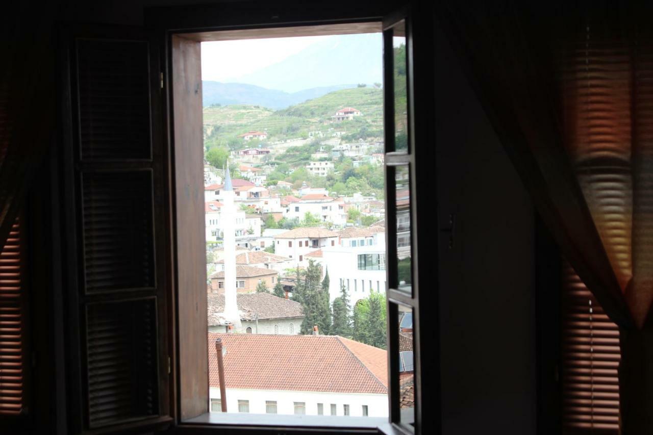 Guesthouse Arjan Берат Экстерьер фото