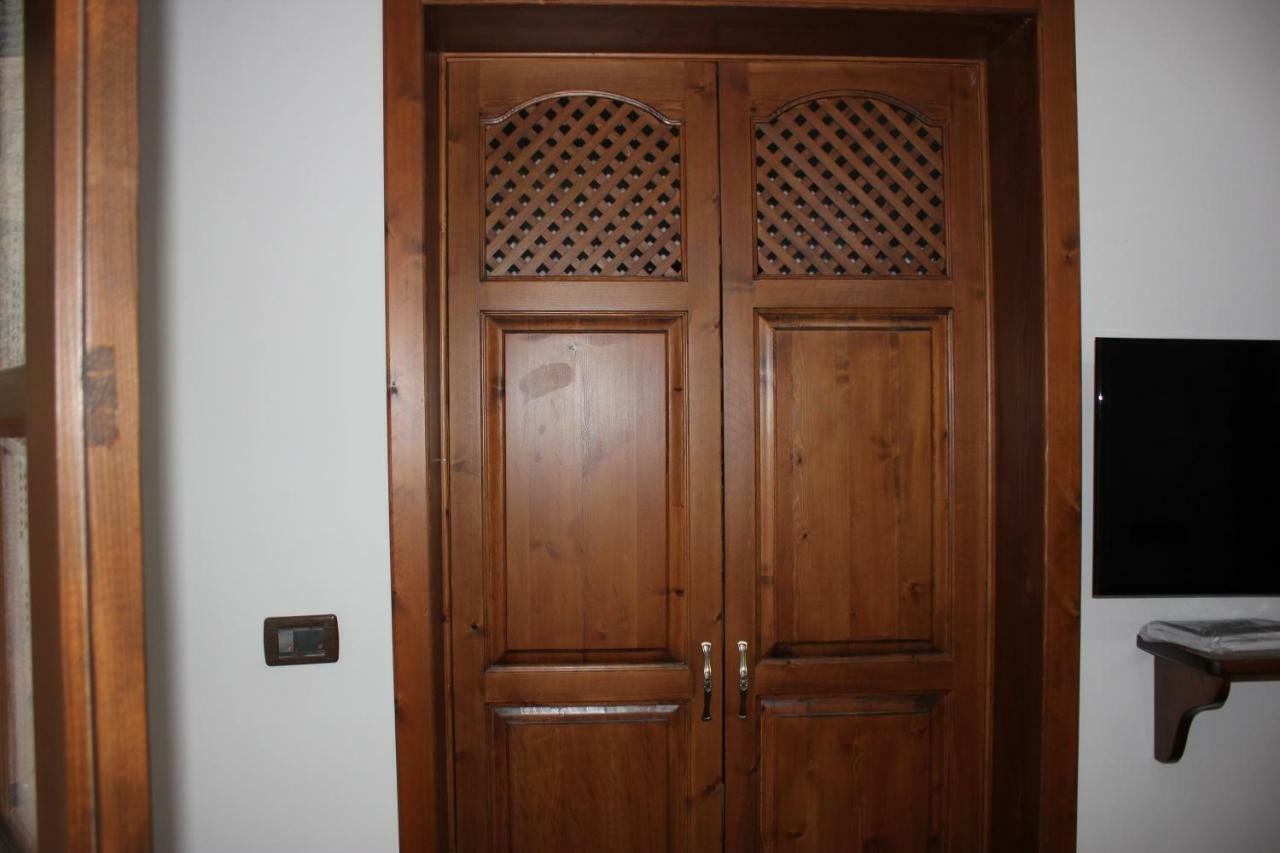 Guesthouse Arjan Берат Экстерьер фото