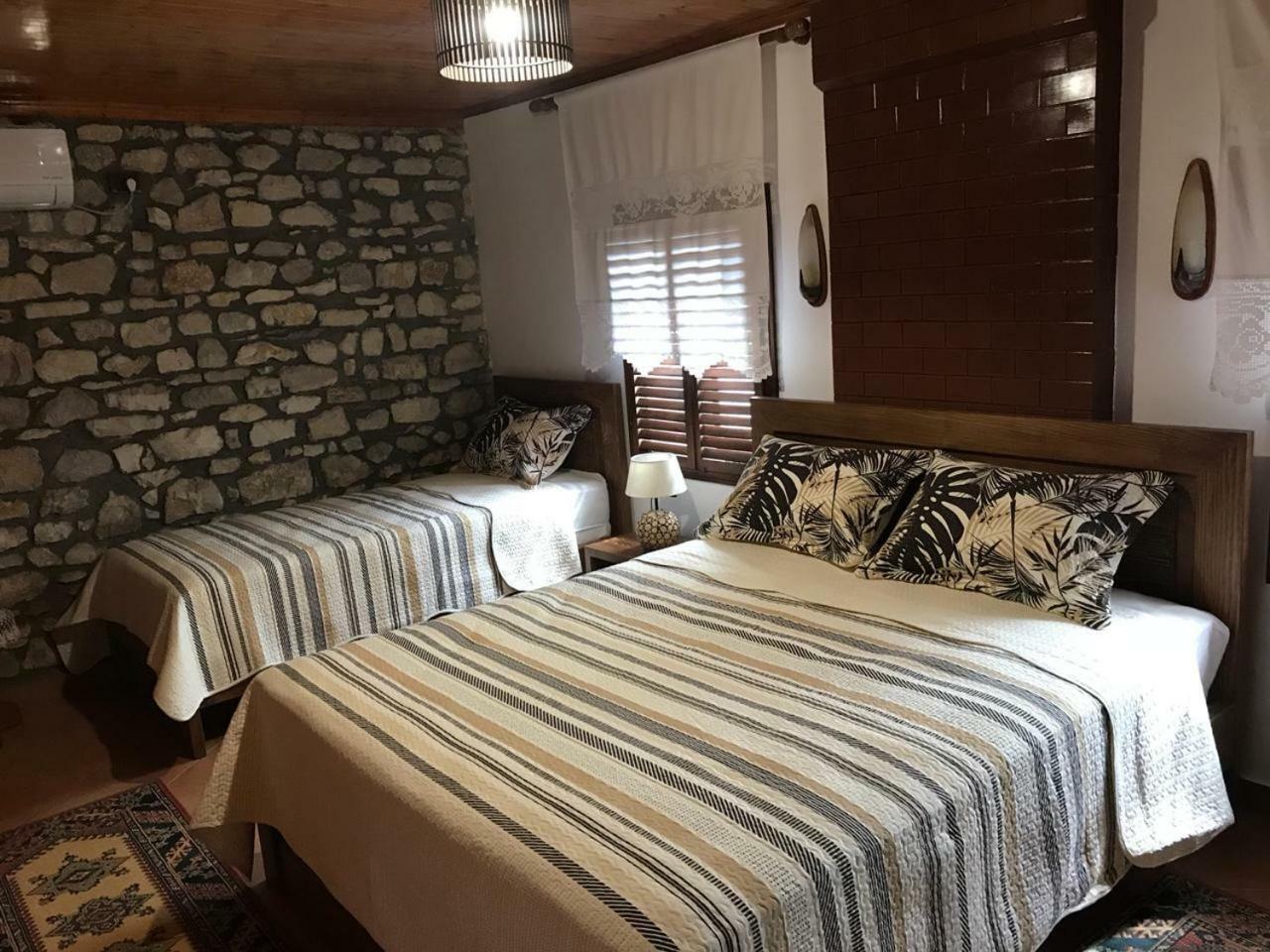 Guesthouse Arjan Берат Экстерьер фото