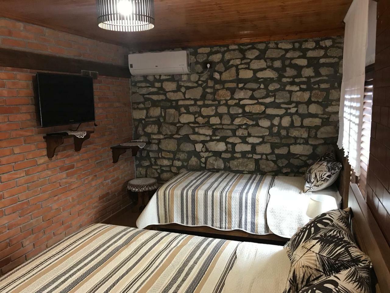 Guesthouse Arjan Берат Экстерьер фото