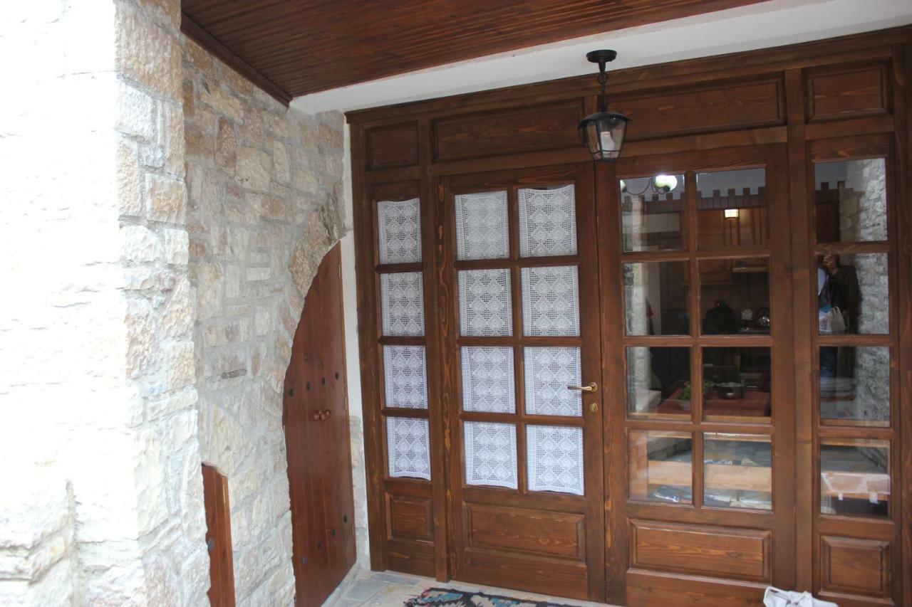 Guesthouse Arjan Берат Экстерьер фото