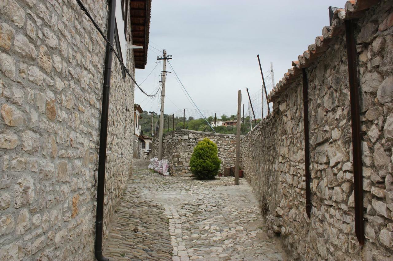 Guesthouse Arjan Берат Экстерьер фото