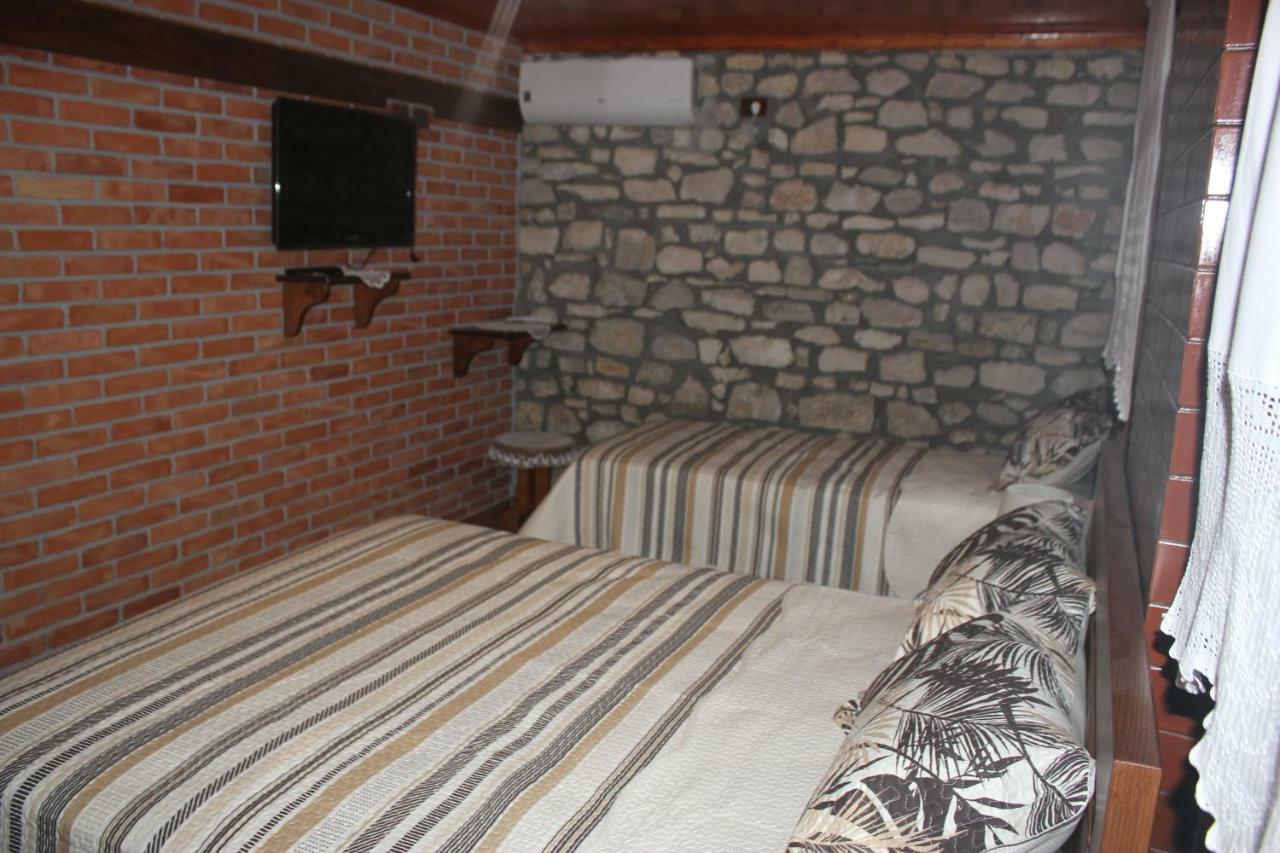 Guesthouse Arjan Берат Экстерьер фото