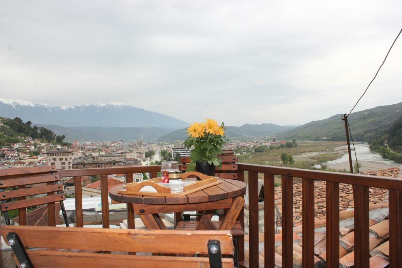 Guesthouse Arjan Берат Экстерьер фото