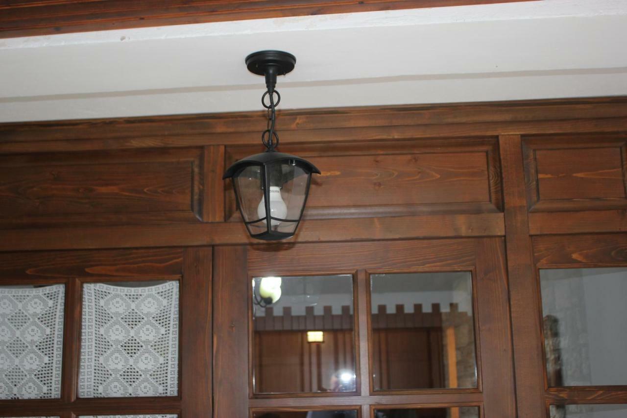 Guesthouse Arjan Берат Экстерьер фото
