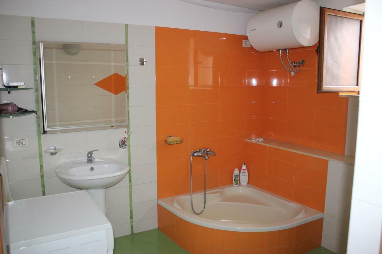 Guesthouse Arjan Берат Экстерьер фото